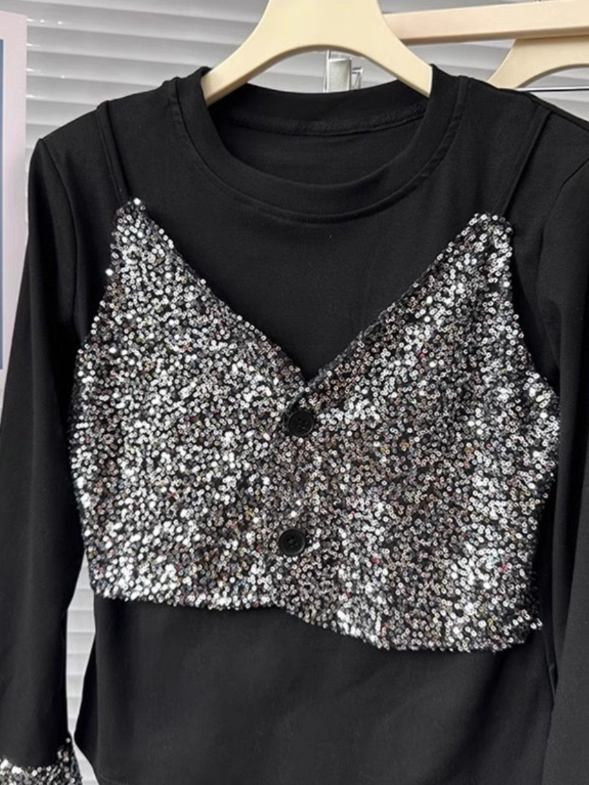 Women's heavy sequined fake two-piece bottoming shirt