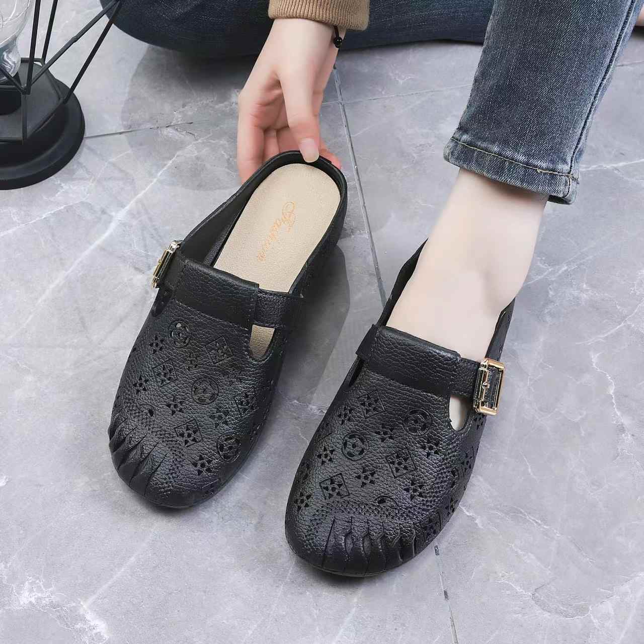 Women's hollow non-slip waterproof sandals