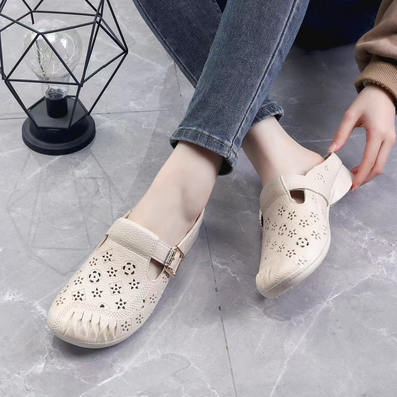 Women's hollow non-slip waterproof sandals