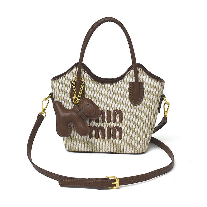 zp630-Women's trendy and niche design shoulder bag