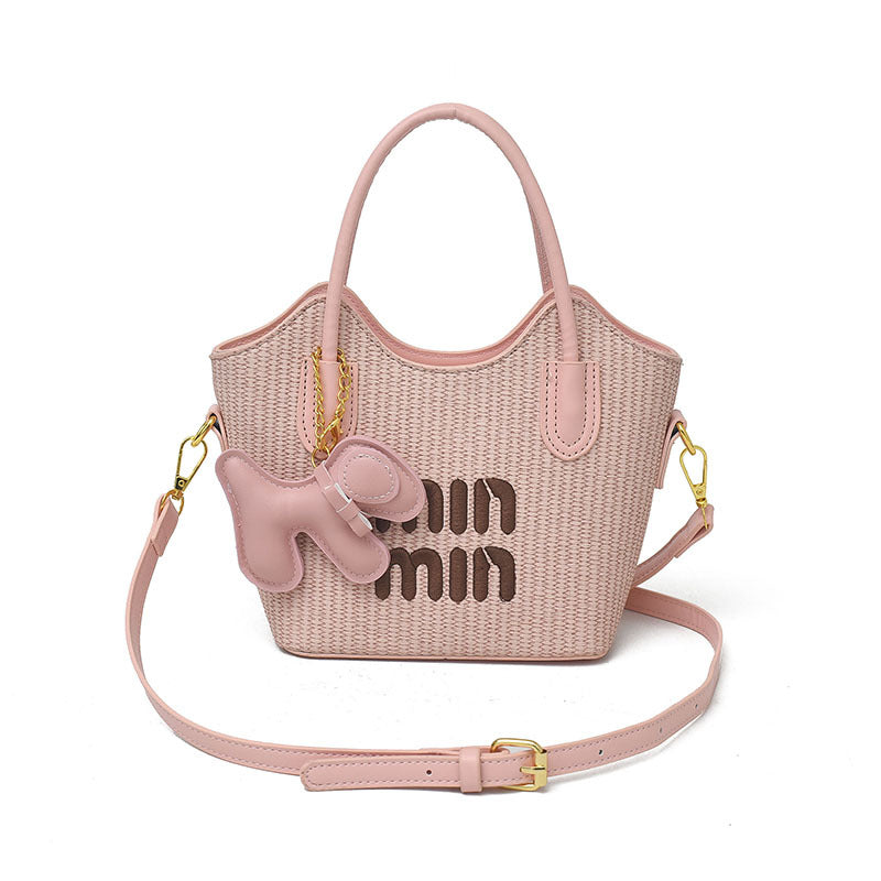 zp630-Women's trendy and niche design shoulder bag