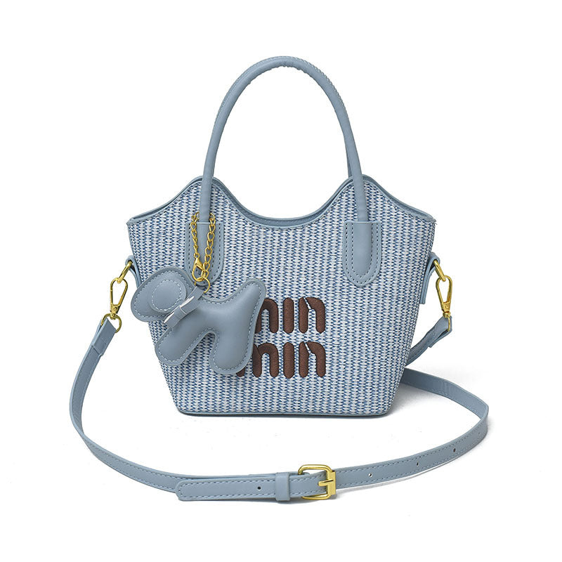 zp630-Women's trendy and niche design shoulder bag
