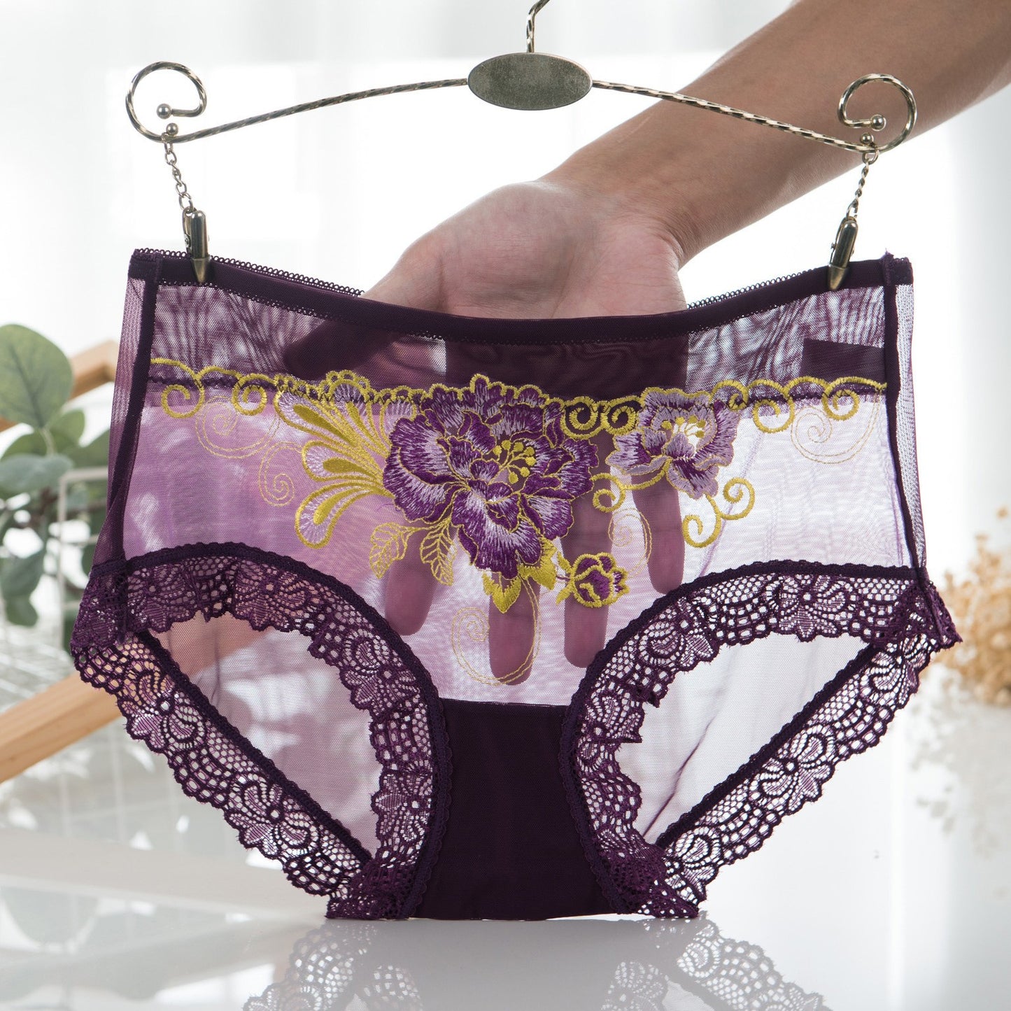 Women's sexy lace underwear