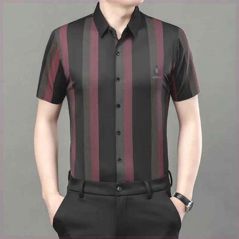 Slim striped men's short-sleeved shirt