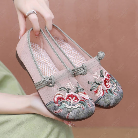 Oriental style soft sole embroidered cloth shoes