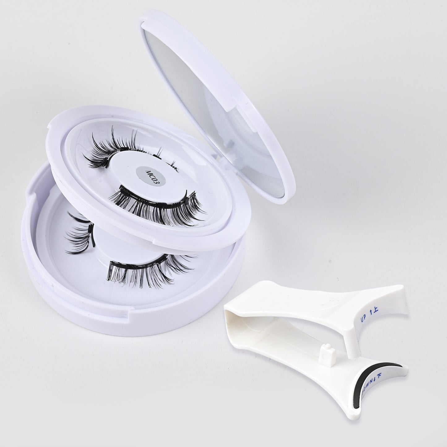 Glue-free magnetic false eyelashes can be worn repeatedly  اشتري 1 و إحصول على 1 مجانا